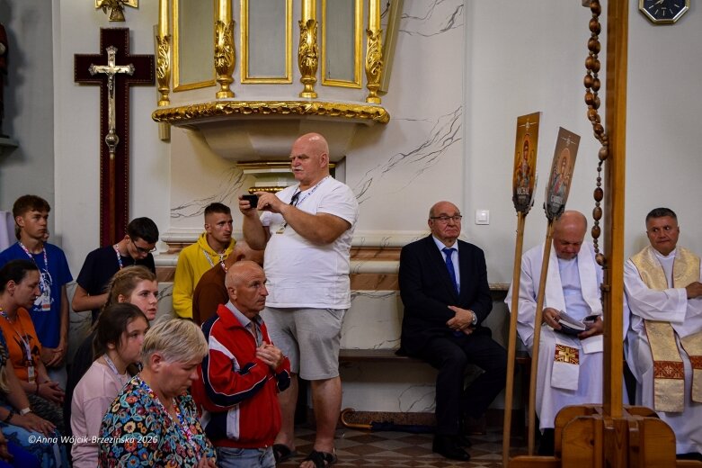  Łowicka pielgrzymka wróciła do Makowa młodsza niż przed rokiem 