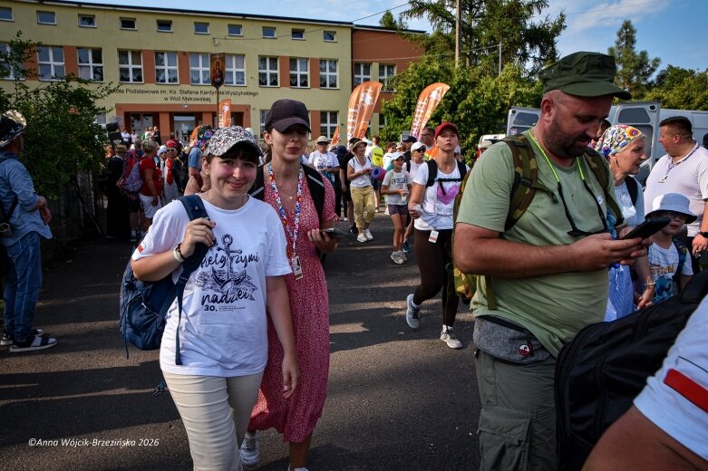  Łowicka pielgrzymka wróciła do Makowa młodsza niż przed rokiem 