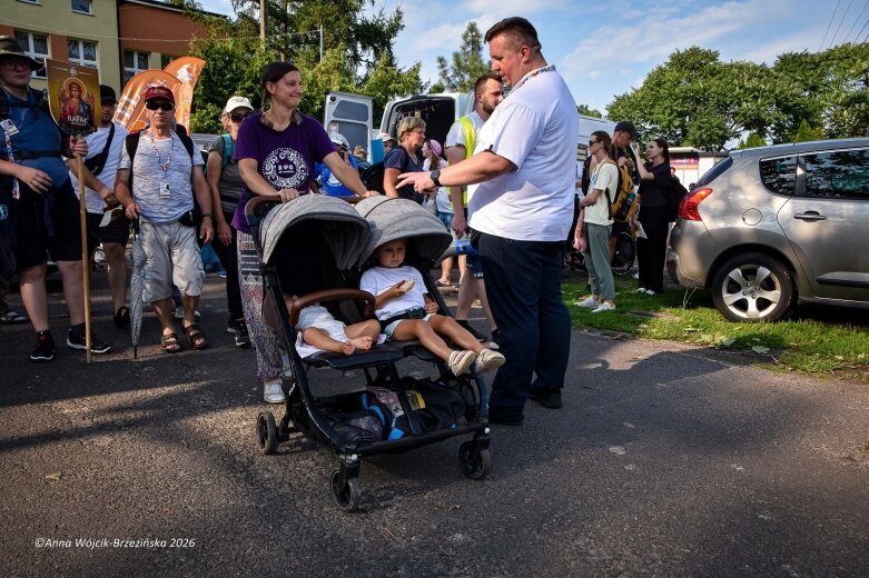  Łowicka pielgrzymka wróciła do Makowa młodsza niż przed rokiem 