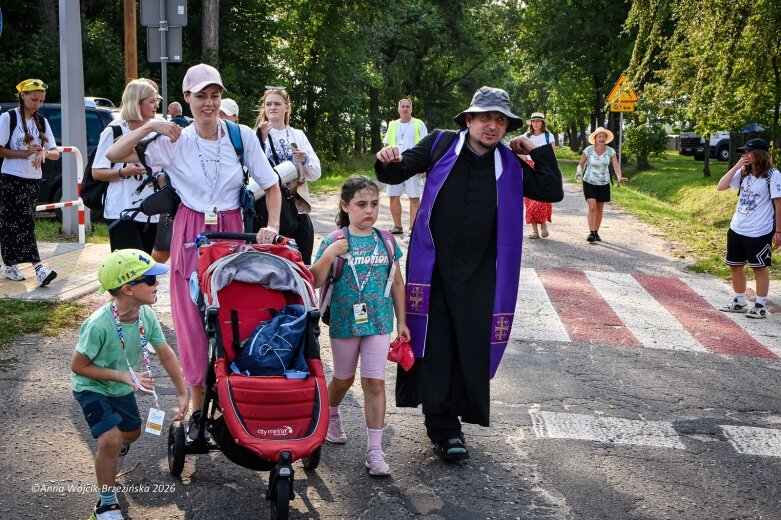  Łowicka pielgrzymka wróciła do Makowa młodsza niż przed rokiem 