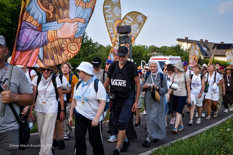  Łowicka pielgrzymka wróciła do Makowa młodsza niż przed rokiem 