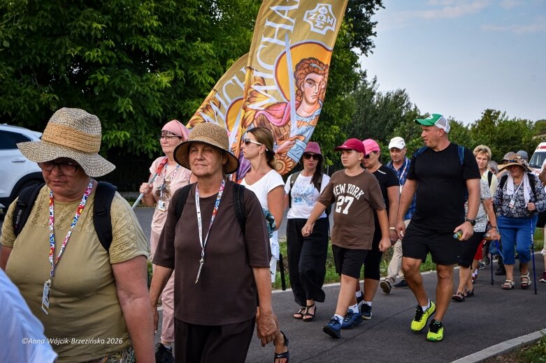  Łowicka pielgrzymka wróciła do Makowa młodsza niż przed rokiem 