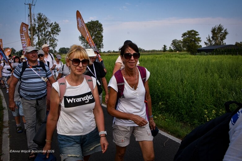  Łowicka pielgrzymka wróciła do Makowa młodsza niż przed rokiem 