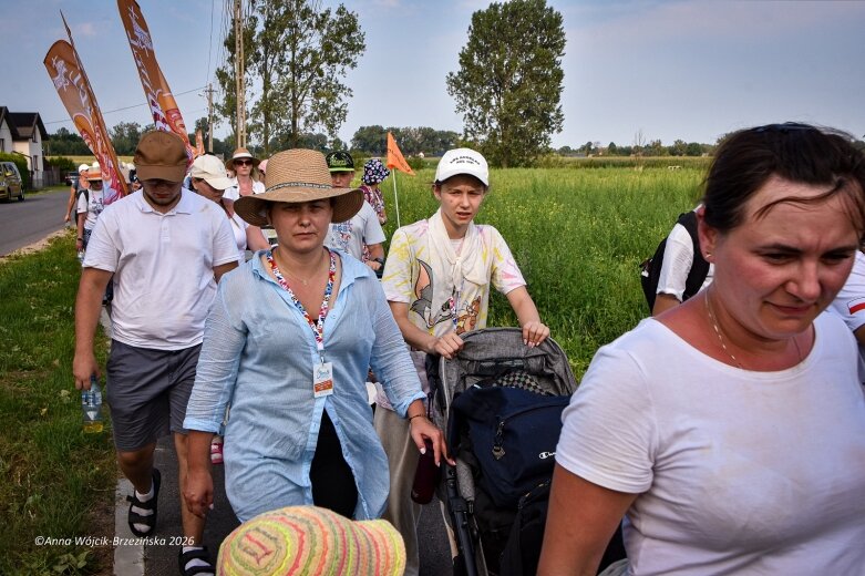  Łowicka pielgrzymka wróciła do Makowa młodsza niż przed rokiem 