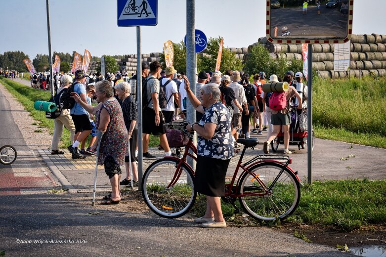  Łowicka pielgrzymka wróciła do Makowa młodsza niż przed rokiem 