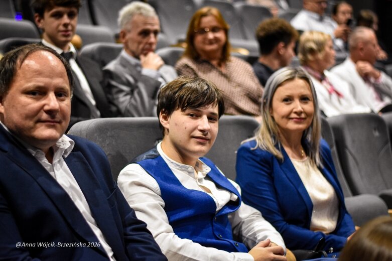  Ponad 250 uczniów odebrało stypendia Prezydenta Miasta Skierniewice 