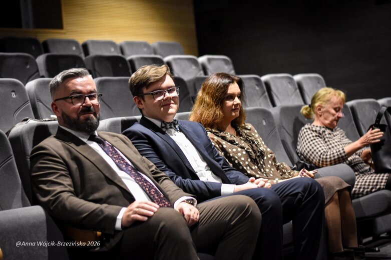  Ponad 250 uczniów odebrało stypendia Prezydenta Miasta Skierniewice 
