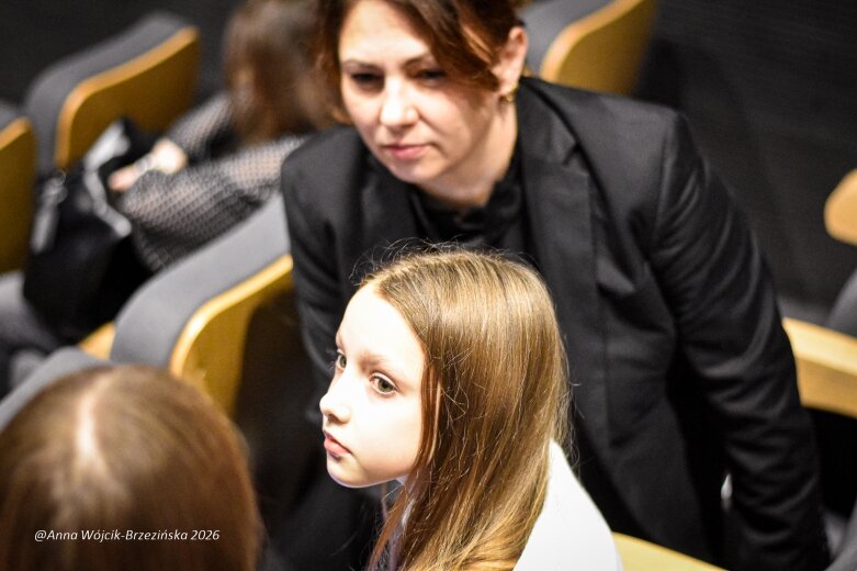  Ponad 250 uczniów odebrało stypendia Prezydenta Miasta Skierniewice 