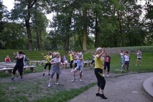  zumba-w-parku-56 